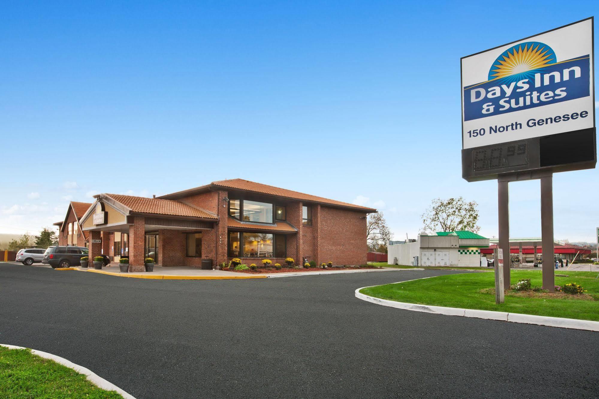 Days Inn By Wyndham Utica Exteriör bild